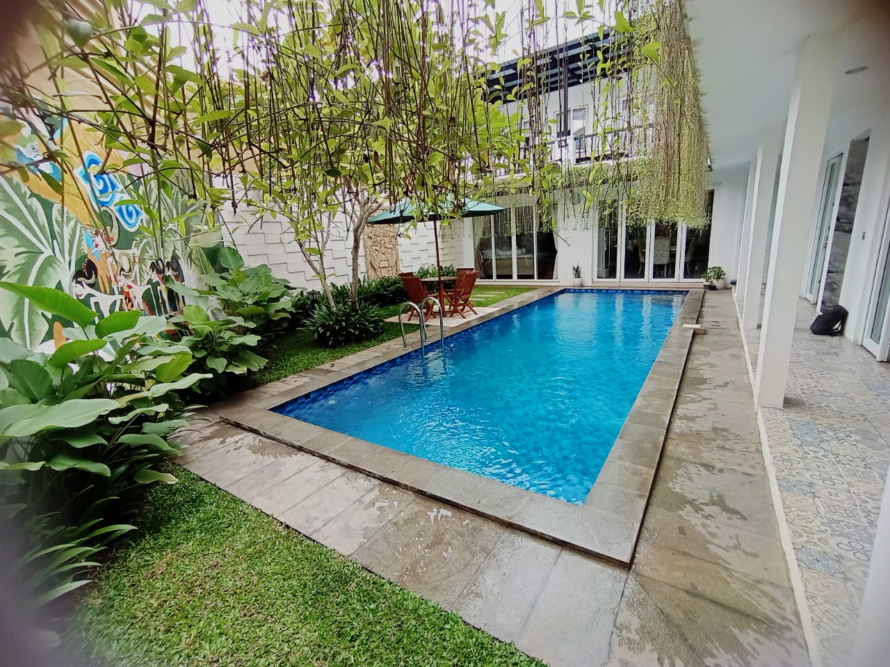 tips perawatan kolam renang