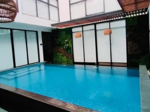 Kolam Renang Overflow