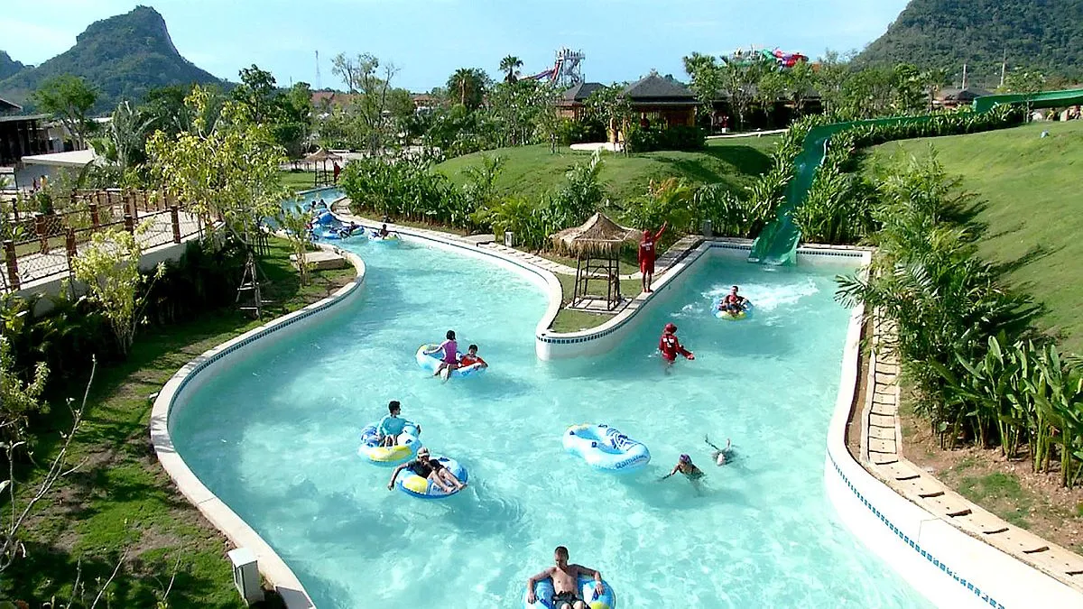 kolam arus lazy river