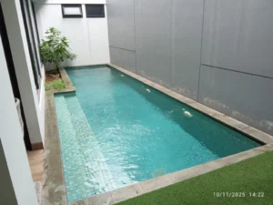 Desain Kolam Renang Tetap Maksimal Meski Ruang Terbatas Solusi Elegan untuk Hunian Modern